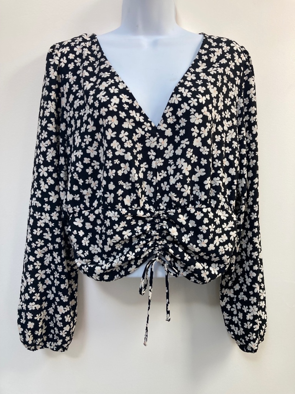 H&M Black & White Floral Top, Size M